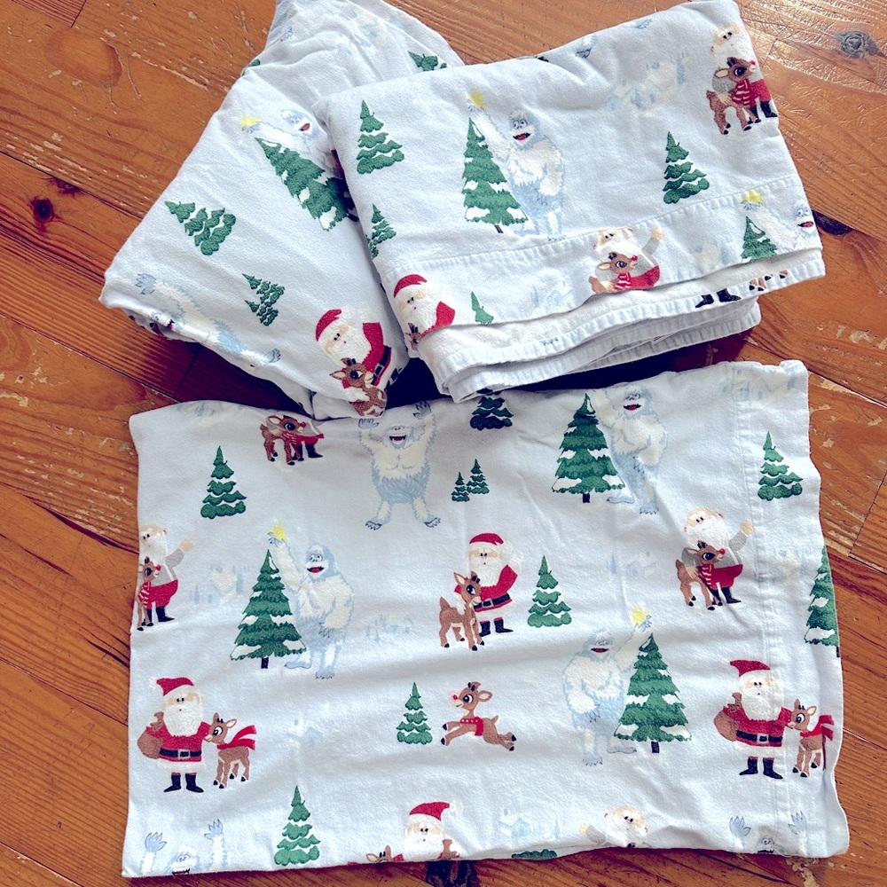 🎄Pottery Barn kids Rudolph flannel sheets 🦌